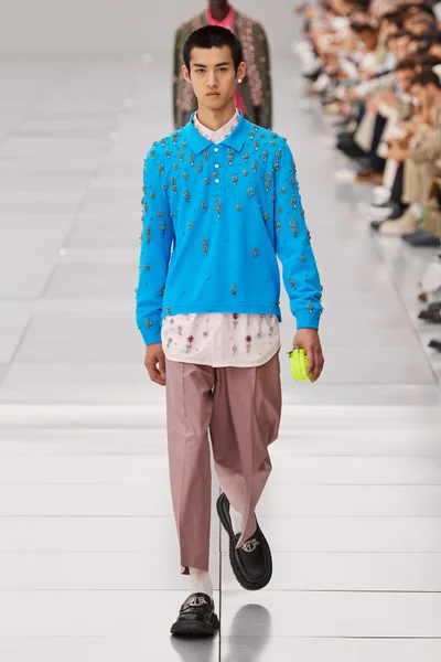 Look 50